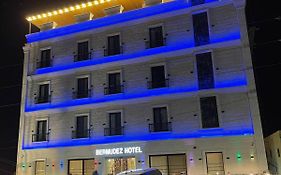 Petra Bermudez Hotel